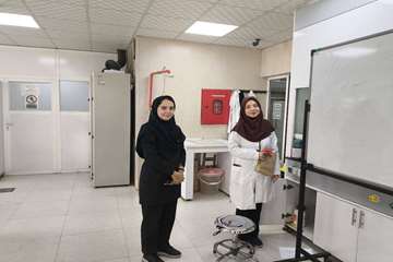 اهدای هدایای فرهنگی و محصولات حجاب به بانوان دانشکده