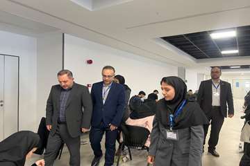 بازدید رئیس دانشگاه از آزمون های جامع پیش کارورزی ، علوم پایه پزشکی و دندانپزشکی و پایان دوره داروسازی
